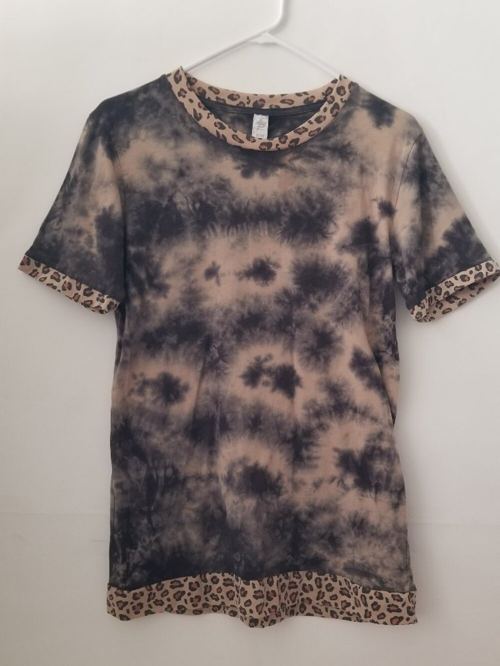 Lucky & Blessed Life Women M Cotton Tie-Dye Leopard Short Sleeve Tunic Top Shirt